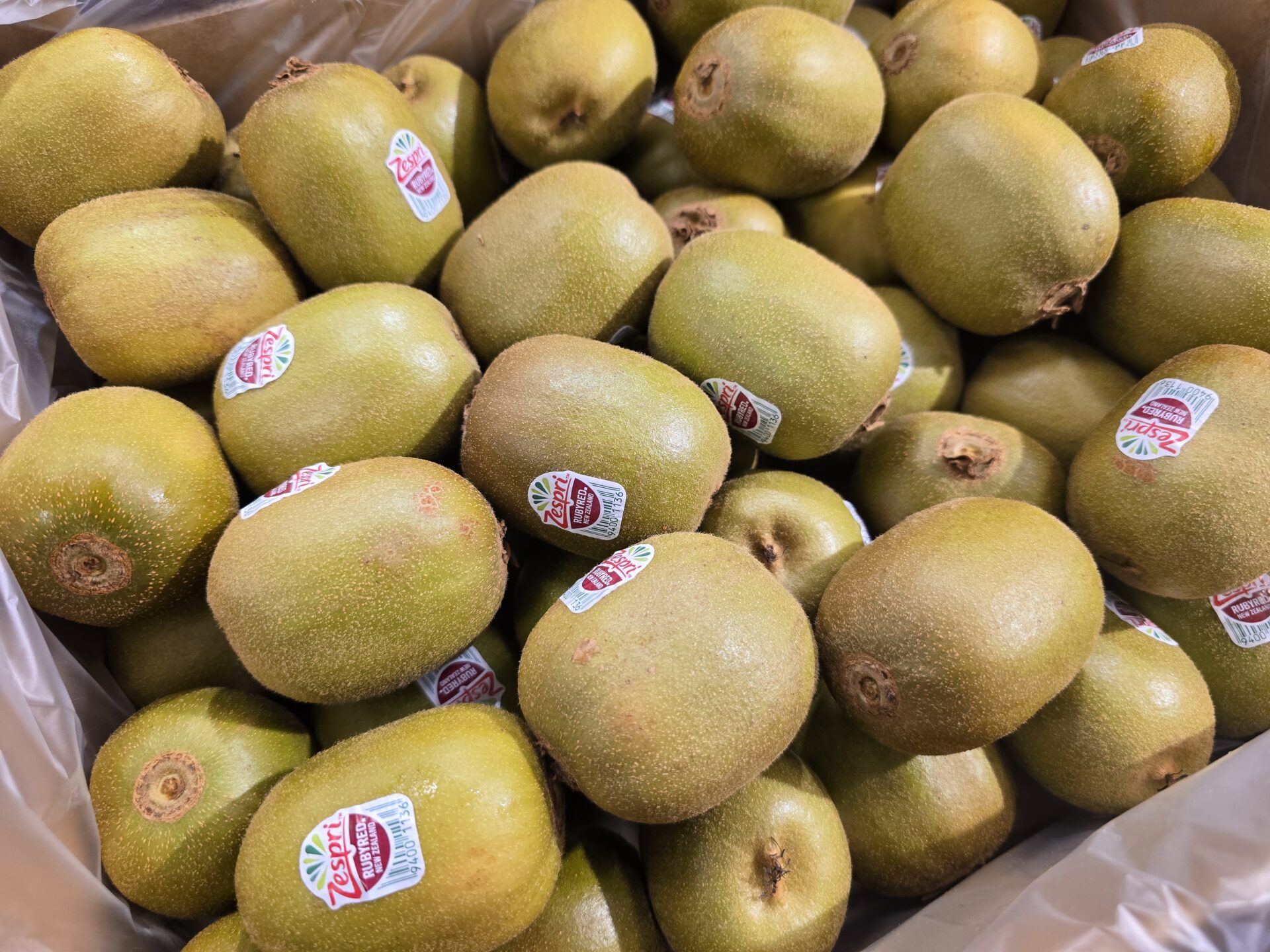 ニュージーランド産ルビーレッドキウイ